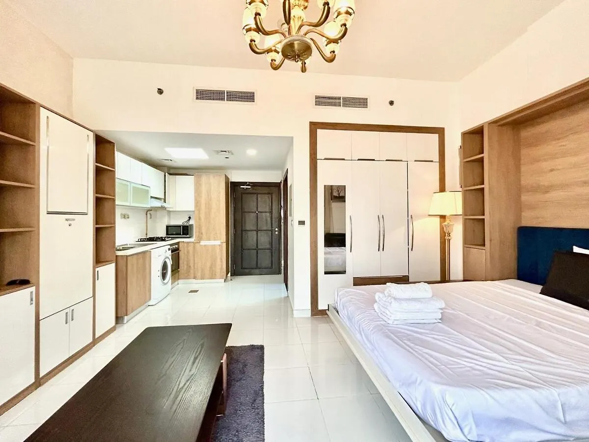 Homes2Retreat - Glamz Haven Stylish Studio With Balcony Dubai